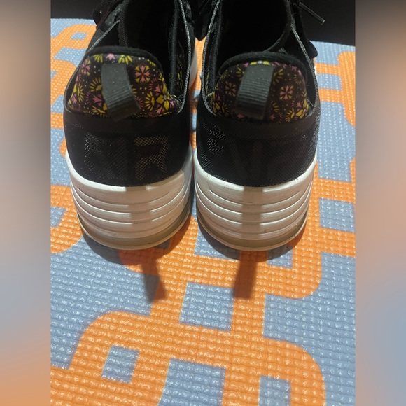 Nike Air Max Floral Pattern 7.5 women’s - Picture 4 of 4